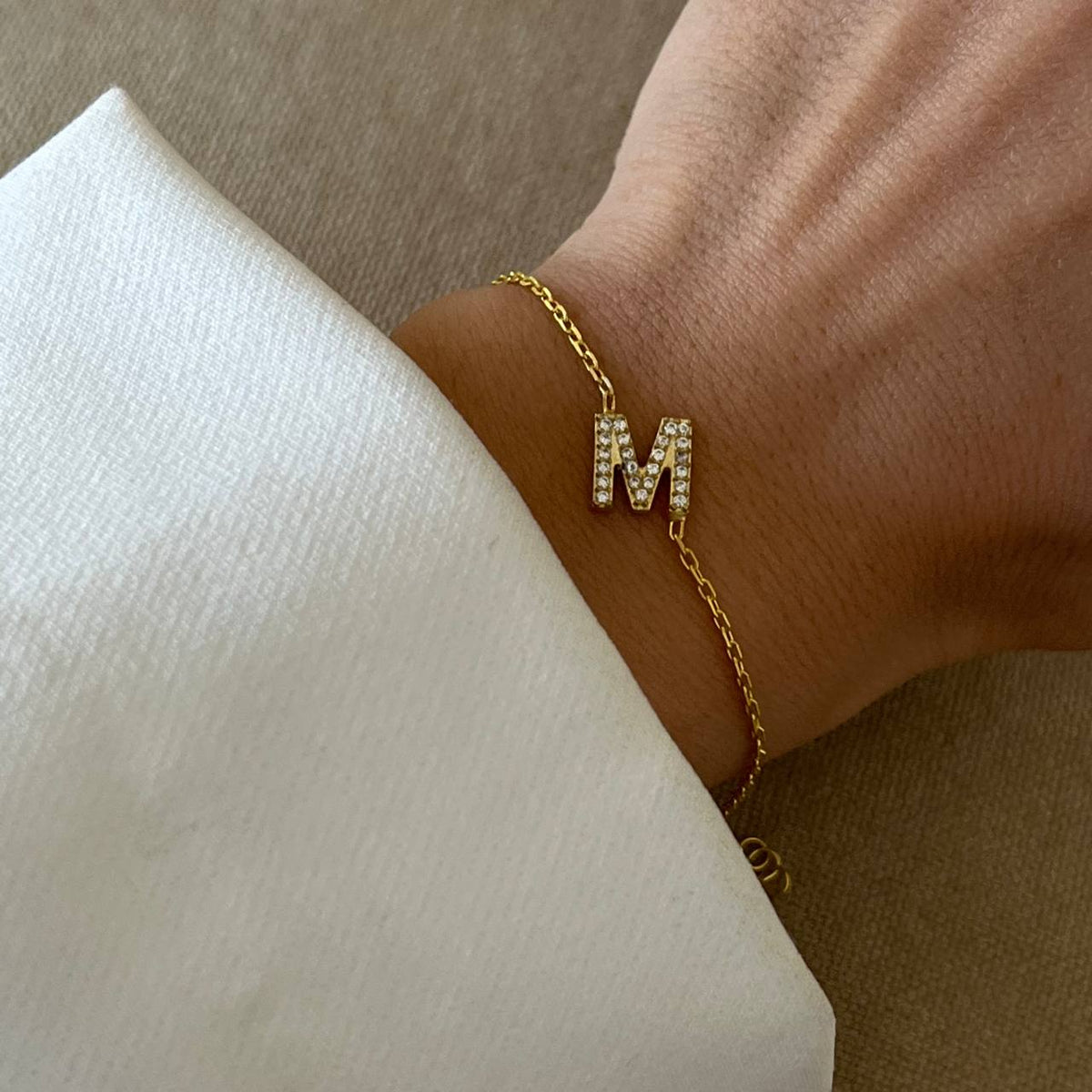 Kişiye Özel Zirkon Taşlı Harf Bileklik | 925 Ayar Gümüş – Jeweliay Jewelry – 4